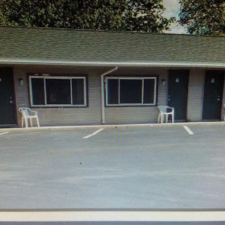 Relax Inn Montour Falls Exterior photo